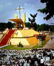 Pielgrzymka papieska 11.06.1987 - ołtarz na Jasnych Błoniach