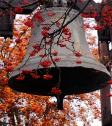 Zabytkowy dzwon przy Katedrze w Szczecinie '09