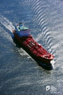 Płynący chemikaliowiec, tor wodny Szczecin '14