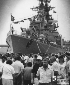Radziecki krążownik przy Bulwarach Chrobrego, Szczecin '87