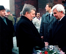 750 Rocznica Nadania Praw Miejskich Szczecinowi, prezydent Szczecina Władysław Lisewski wita prezydenta Lecha Wałęsę, Szczecin 02.04.1993