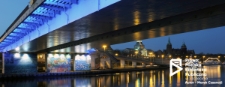 Podświetlenie przęsła jednego z mostów Trasy Zamkowej w nocy, Szczecin 09