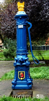Jedna z zabytkowych pomp ulicznych, Szczecin '14