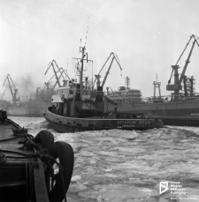 Holownik Zeus podczas akcji lodowej, Szczecin '75