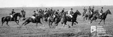 Gonitwa za lisem podczas Hubertusa w okolicach Bartoszewa (Hubertus konny) '75