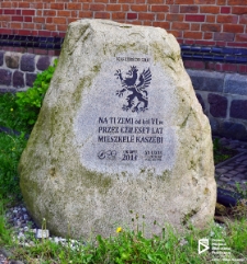 Kaszubski kamień pamiątkowy przy Bazylice św. Jakuba, Szczecin '20
