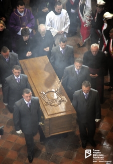 Pogrzeb arcybiskupa Zygmunta Kamińskiego, Szczecin 01.05.2010