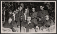 [Fotografia zbiorowa z Jerzym Borejszą].