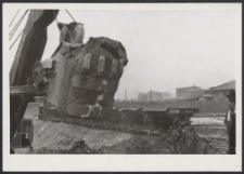 [Fotografia wykonana podczas wmurowania kamienia węgielnego pod budowę Domu Słowa Polskiego].