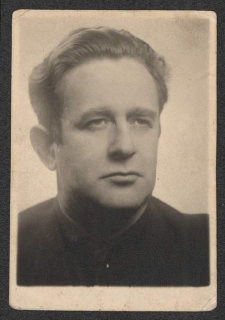 [Zdjęcie legitymacyjne przed 1950]