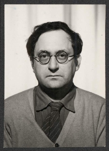 [Portret nieznanego mężczyzny w okularach]