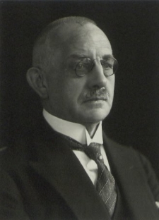 [M&uuml;sebeck, Ernst]