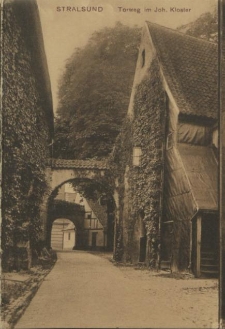 Stralsund, Torweg im Joh. Kloster