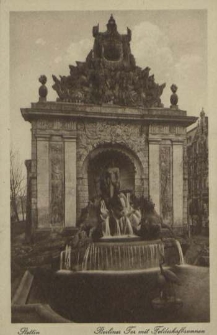 Stettin, Berliner Tor mit Felderhofbrunnen